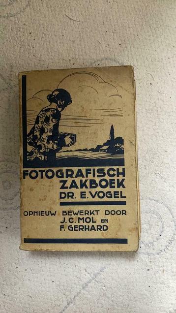 Fotografisch zakboek. E. Vogel 1935