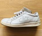 Witte/zilveren sneakers van Essentiel, Kleding | Dames, Schoenen, Wit, Ophalen of Verzenden, Zo goed als nieuw, Sneakers