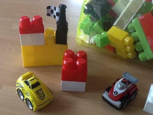Megabloks - Piste de course avec 2 voitures, Enfants & Bébés, Jouets | Blocs de construction, Utilisé, Megabloks, Enlèvement