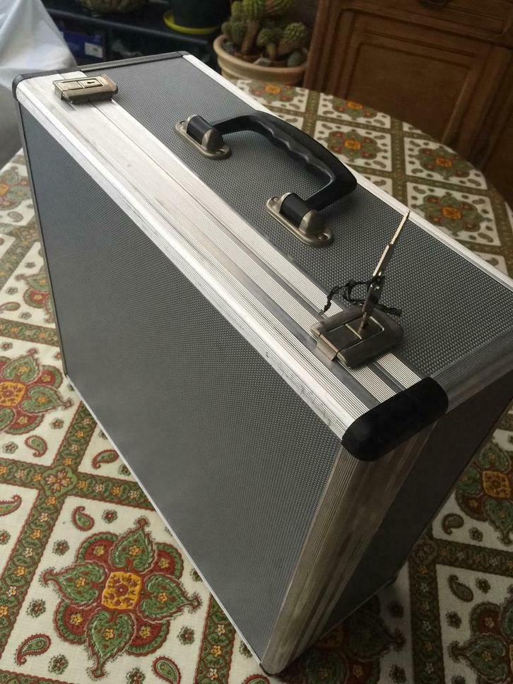 Valise de ~ 90 CD music classique, CD & DVD, CD | Classique, Autres types, Classicisme, Coffret