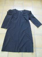 giovane zwarte jurk met plooitjes in de mouwkop maat B. 42, Kleding | Dames, Jurken, Gedragen, Giovane, Maat 42/44 (L), Ophalen of Verzenden
