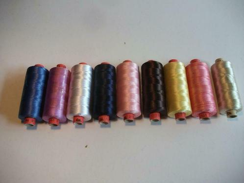 Stikgaren bobijnen 25 gr verschillende kleuren Rayon Viscose, Hobby en Vrije tijd, Naaien en Fournituren, Zo goed als nieuw, Garen of Naald(en)