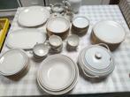 Eet- en koffieservies compleet. Warwol van Poland., Huis en Inrichting, Ophalen, Gebruikt, Porselein, Bord(en)