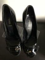 Lakleder schoenen, pumps, hakken van Fendi.  -  37,5, Kleding | Dames, Pumps, Zwart, Ophalen of Verzenden, Gedragen
