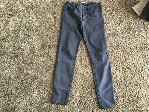 Fidelity grijze jeans maat 26=36,nieuwstaat, Kleding | Dames, Spijkerbroeken en Jeans, Zo goed als nieuw, W27 (confectie 34) of kleiner