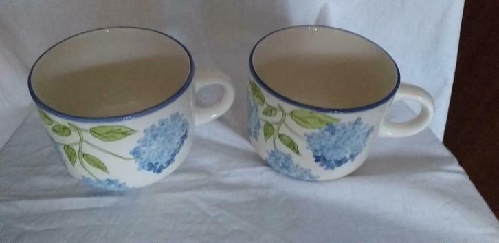 2 kopjes met handvat, Huis en Inrichting, Keuken | Servies, Nieuw, Kop(pen) en/of Schotel(s), Overige stijlen, Porselein, Ophalen of Verzenden