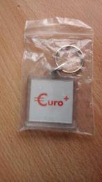porteclef "EURO plus"  3.5x4cm   vintage '90, Collections, Porte-clés, Transport, Enlèvement ou Envoi, Neuf