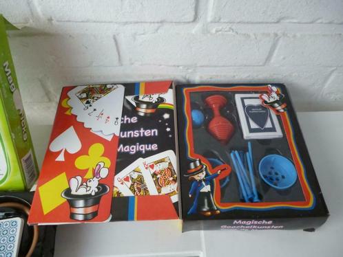 2 goocheldoosjes : Magic Tricks 1  Magische Goochelkunsten, Kinderen en Baby's, Speelgoed | Overig, Ophalen of Verzenden