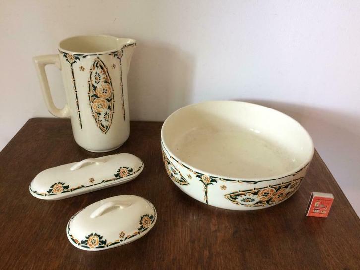 St Amand lampetstel gele bloemetjes groen waskom kan zeepbak, Huis en Inrichting, Badkamer | Badkamermeubels, Gebruikt, Wasbak of Wastafel