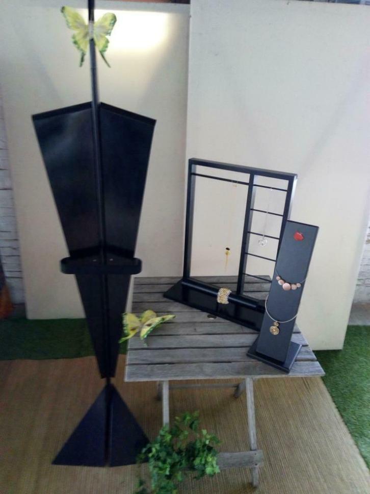 etalagepop en juwelenstaanders, Zakelijke goederen, Kantoor en Winkelinrichting | Winkel en Inventaris, Ophalen