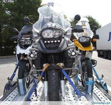 Geremde Tempo-100 motor remork voor 3 grote motoren Te Huur beschikbaar voor biedingen