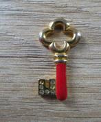 Pendentif en forme de clef, Autres matériaux, Avec strass, Utilisé, Rouge