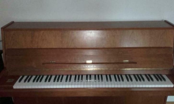 Piano, Muziek en Instrumenten, Piano's, Gebruikt, Piano, Bruin, Hoogglans, Ophalen