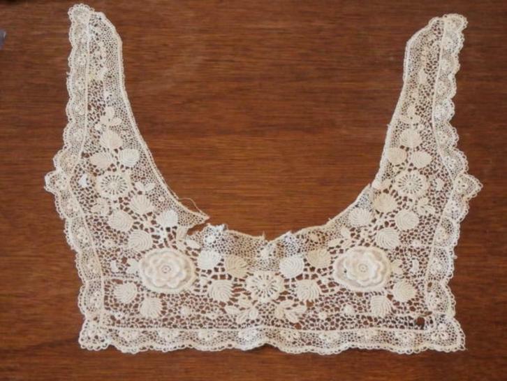 Antieke kanten , gekloste kraag, Antiek en Kunst, Antiek | Kleding en Textiel, Ophalen of Verzenden