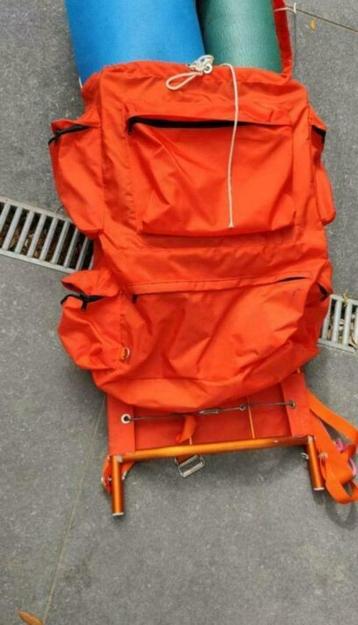 Sac à dos avec matelas, polaire, tapis de sol., Enlèvement, Comme neuf, Sac à dos