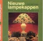 Nieuwe lampekappen met patronen, Ophalen, Gelezen