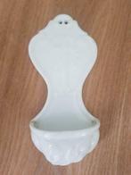 Bénitier ancien blanc en faïence
