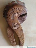 A voir Ancien tres beau casse noix bois de noyer sculpte, Antiquités & Art, Curiosités & Brocante