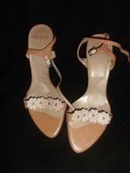 beige sandalen PELUSO - maat 35, Kleding | Dames, Schoenen, Ophalen of Verzenden, Zo goed als nieuw, Beige, Sandalen of Muiltjes