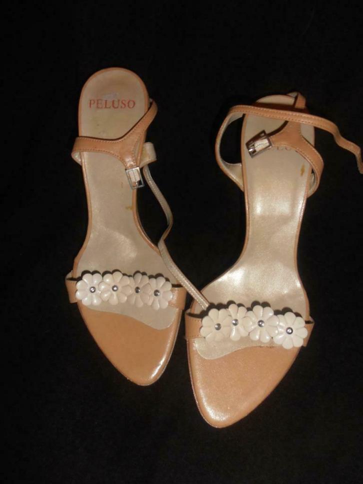 beige sandalen PELUSO - maat 35, Kleding | Dames, Schoenen, Zo goed als nieuw, Sandalen of Muiltjes, Beige, Ophalen of Verzenden