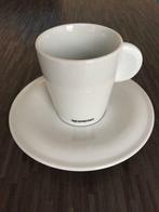 2 Nespresso Lungo Kopjes met Schoteltjes, Ophalen of Verzenden, Zo goed als nieuw, Effen, Kop(pen) en/of Schotel(s)