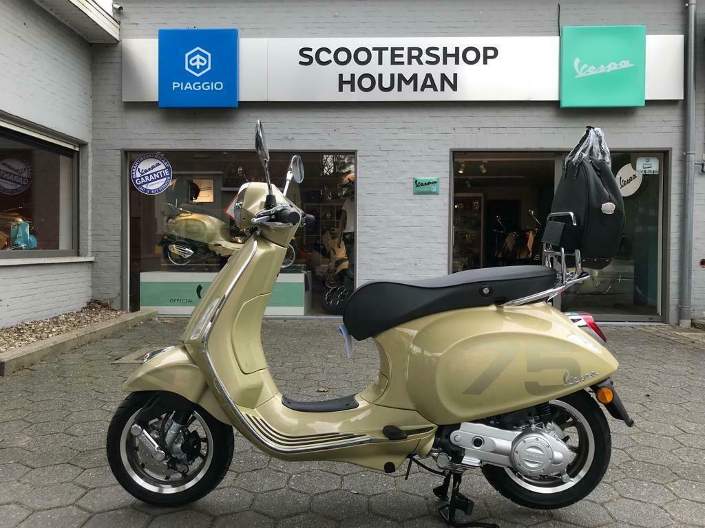 ② VESPA PRIMAVERA 50CC 75TH Limited Edition Giallo (016094) — Scooters |  Vespa — 2dehands
