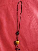 Collier corde pendentif cœur, Bijoux, Sacs & Beauté, Colliers, Avec pendentif, Comme neuf, Beige, Autres matériaux