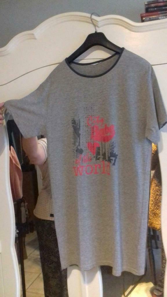2 Slaapshirts ongedragen,katoenmix, M/L en XL/XXL, 2 euro/st, Kleding | Dames, Pyjama's, Nieuw, Ophalen