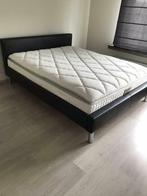 Volledig bed (kunstlederen bedkader, lattenbodem & matras), Ophalen, Zwart, Zwart