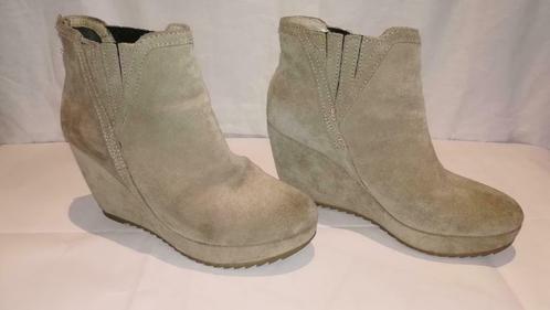 173B* ESPRIT jolis boots beige en daim (39), Vêtements | Femmes, Chaussures, Neuf, Bottes hautes, Beige, Envoi