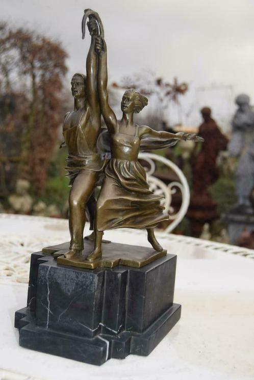 Couple de danseurs en bronze signé sur socle en marbre, Antiquités & Art, Antiquités | Bronze & Cuivre, Bronze, Enlèvement ou Envoi