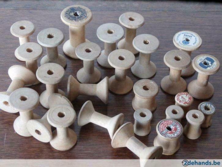 27 bobines de fil vintage en bois, Antiquités & Art, Curiosités & Brocante, Enlèvement ou Envoi