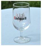 §ancien verre edelquell sur pied E rouge  (N°12), Verzamelen, Ophalen of Verzenden, Zo goed als nieuw, Glas of Glazen, Overige merken