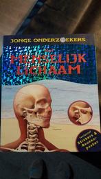 Boek het menselijk lichaam + eerste atlas, Boeken, Ophalen of Verzenden, Zo goed als nieuw