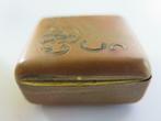 petite boite antique, Collections, Boîte en métal, Enlèvement ou Envoi, Utilisé