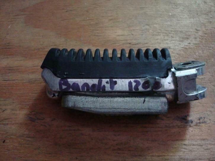 Passagiersvoetsteun voor een Suzuki Bandit 1200 of andere, Motoren, Onderdelen | Suzuki, Gebruikt, Ophalen of Verzenden