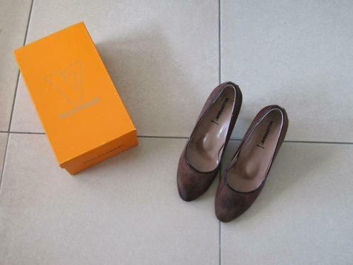 bruine schoenen dierenharen met zwarte hak maat 39, Kleding | Dames, Schoenen, Zo goed als nieuw, Schoenen met hoge hakken, Bruin