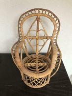 Fauteuil en osier pour poupée