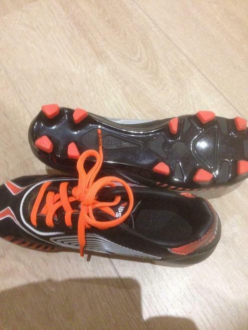 Nieuwe voetbalschoenen 30 - Foot 30 neuves, Sport en Fitness, Voetbal, Nieuw, Schoenen, Ophalen of Verzenden