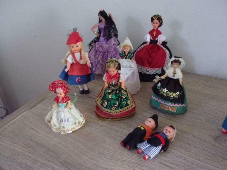 8 volkspoppen NAAR KEUZE, Verzamelen, Poppen, Gebruikt, Pop, Ophalen of Verzenden