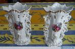 2 Vases cornet, scène Renaissance, porcelaine/dorures, Japon, Gebruikt