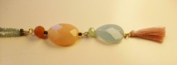 Te koop:NIEUW!!Mooie pastel kleurige fijne ketting met hange, Handtassen en Accessoires, Kettingen, Geel, Ophalen of Verzenden