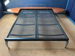 Mooie Auping design bed 160 x 200 met achterwand / tafel