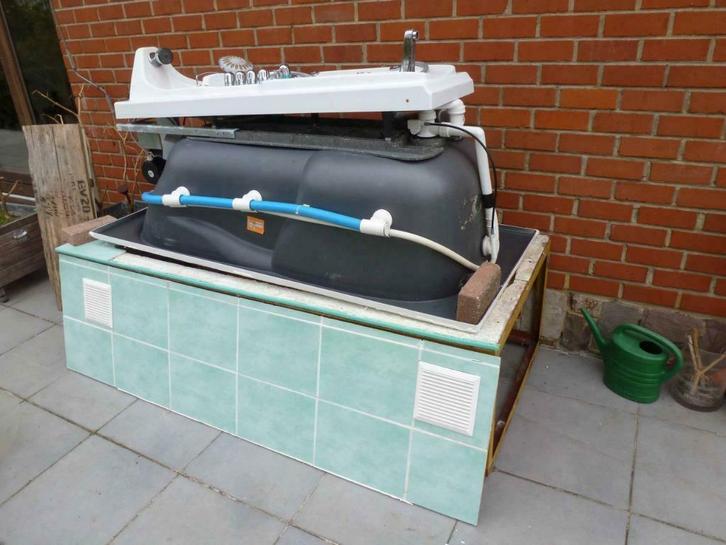 baignoire Jakuzzi  + colonne Aquabain douche multi jets, Maison & Meubles, Salle de bain | Salle de bain complète, Utilisé, Avec baignoire