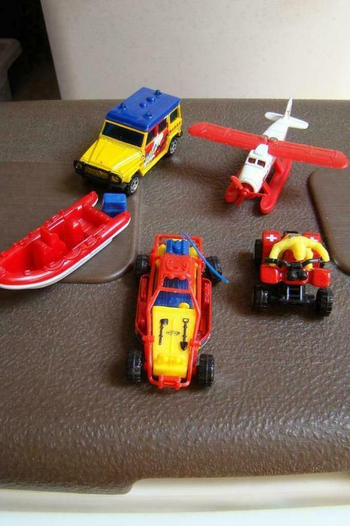 matchbox set 5 voertuigen beach patrol 4à8cm = als nieuw, Hobby en Vrije tijd, Modelbouw | Auto's en Voertuigen, Zo goed als nieuw