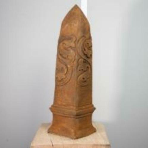 Obelisk met Keltische patronen, rust-look, tuindecoratie, Tuin en Terras, Tuinbeelden, Nieuw, Beton, Ophalen of Verzenden