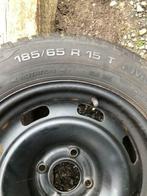 2 Winterbanden Uniroyal (185/65R15T88) opvelg  Berlingo, Auto-onderdelen, Ophalen, Gebruikt, 15 inch, Banden en Velgen