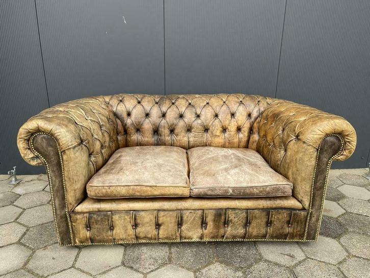 Oude Chesterfield zetel cognac GRATIS GELEVERD!, Antiek en Kunst, Antiek | Meubels | Stoelen en Sofa's, Ophalen of Verzenden