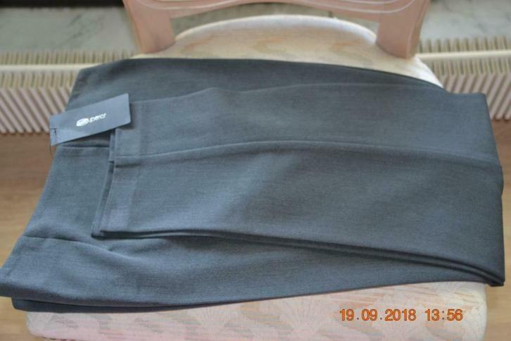 Broek Confezioni Superiore (Nieuw !), Kleding | Dames, Broeken en Pantalons, Nieuw, Maat 42/44 (L), Grijs, Ophalen of Verzenden