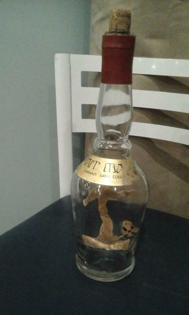 Flessenverzameling - Houten voetballer binnenin, Verzamelen, Sportartikelen en Voetbal, Ophalen of Verzenden